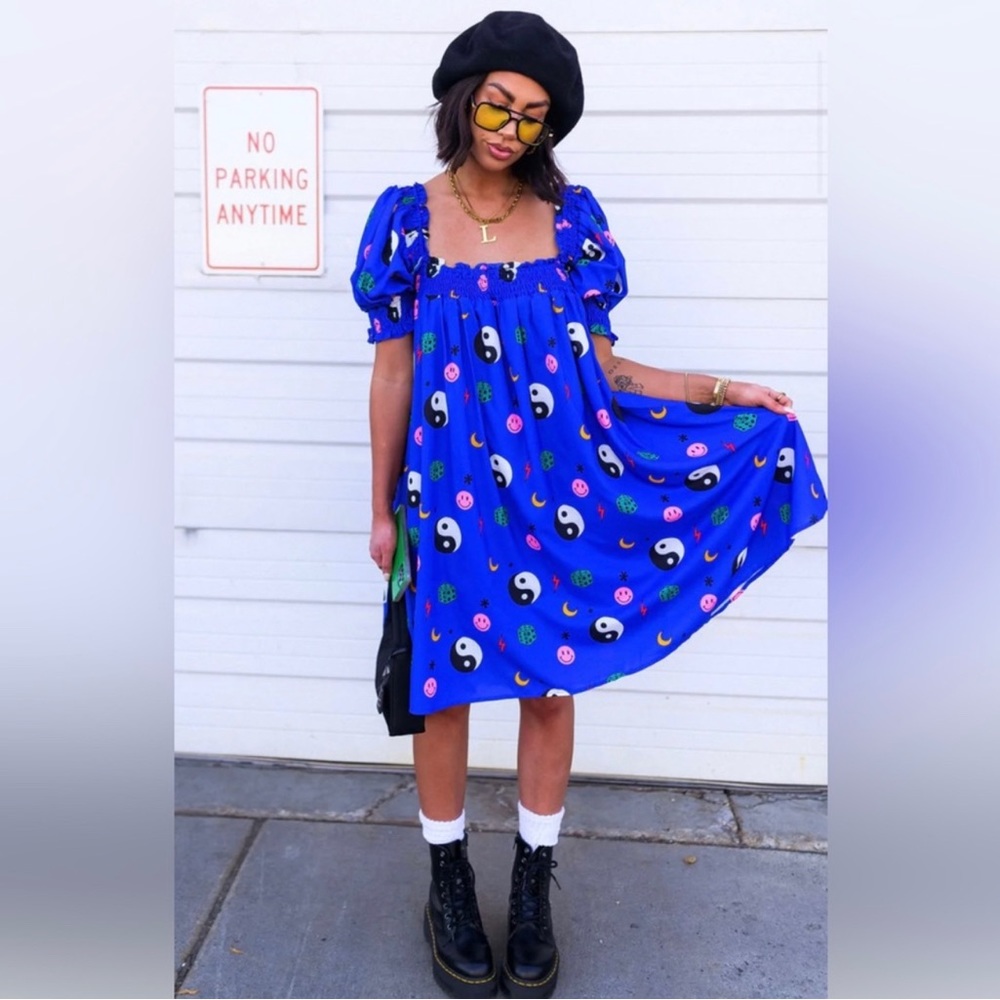Dressed in lala dress with pockets